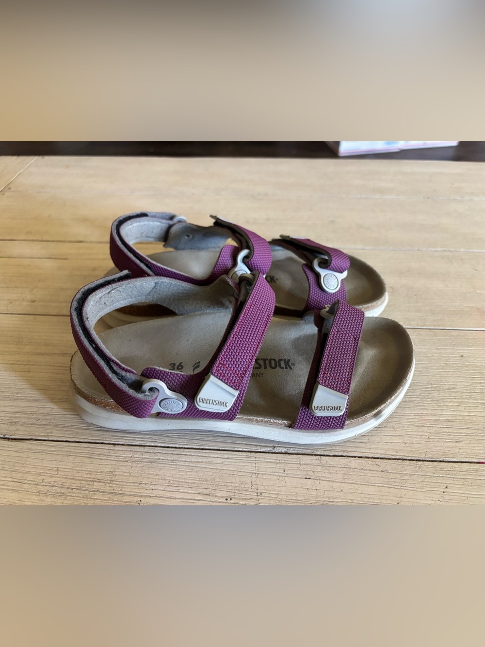 Birkenstock Sahara Purple Strappy Buckle Sandals Adjustable Comfort Logo 36 US 6